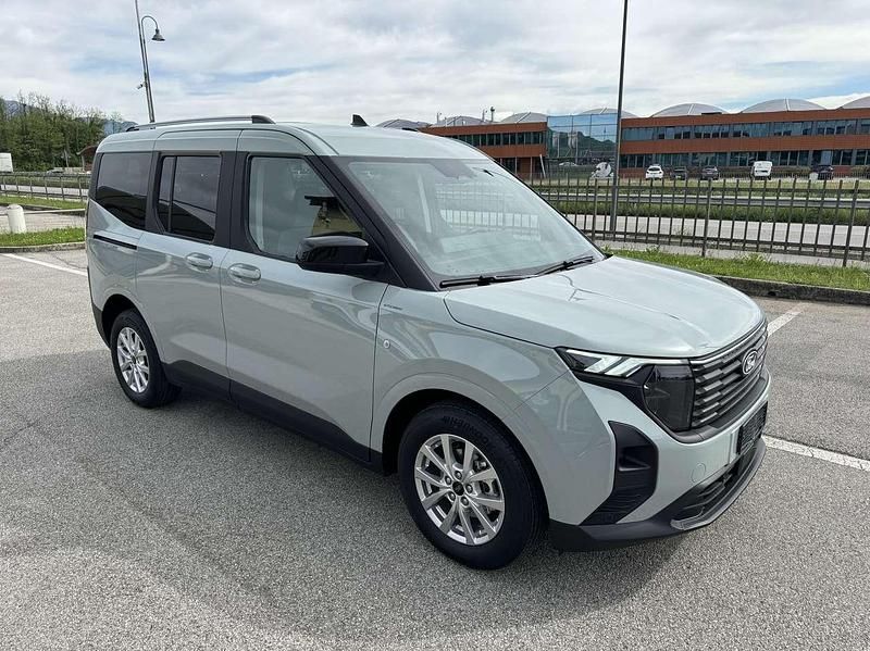 Nuova Ford Tourneo Courier Titanium 125 CV (91 kW) 2025 Cactus grey Monovolume