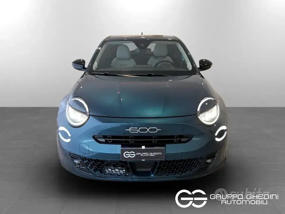 Nuova Fiat 600 Icon 136 CV (100 kW) 2026 Verde SUV