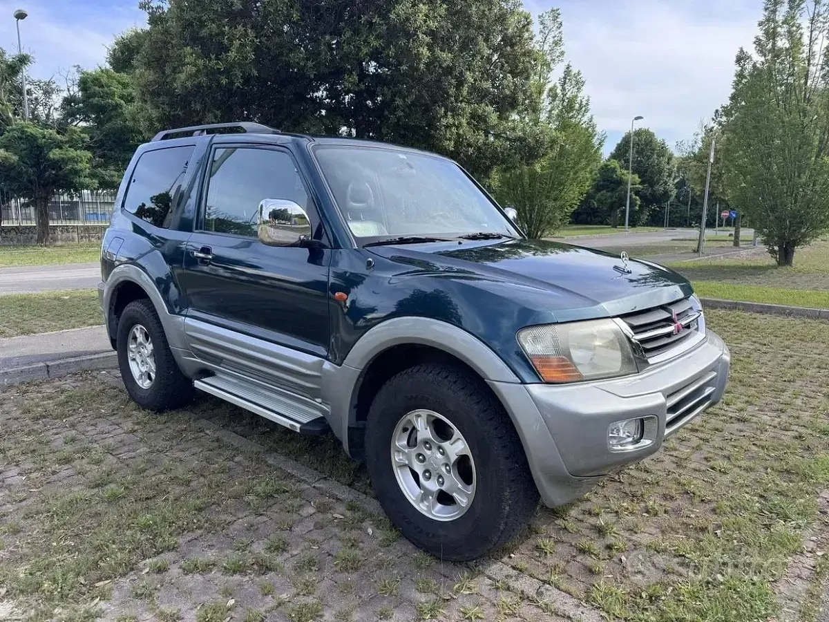 Usata Mitsubishi Pajero 2001 Verde SUV