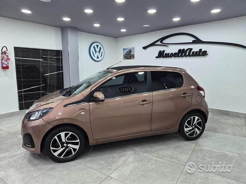 Usata Peugeot 108 69 CV (50 kW) 2014 Marrone Utilitaria