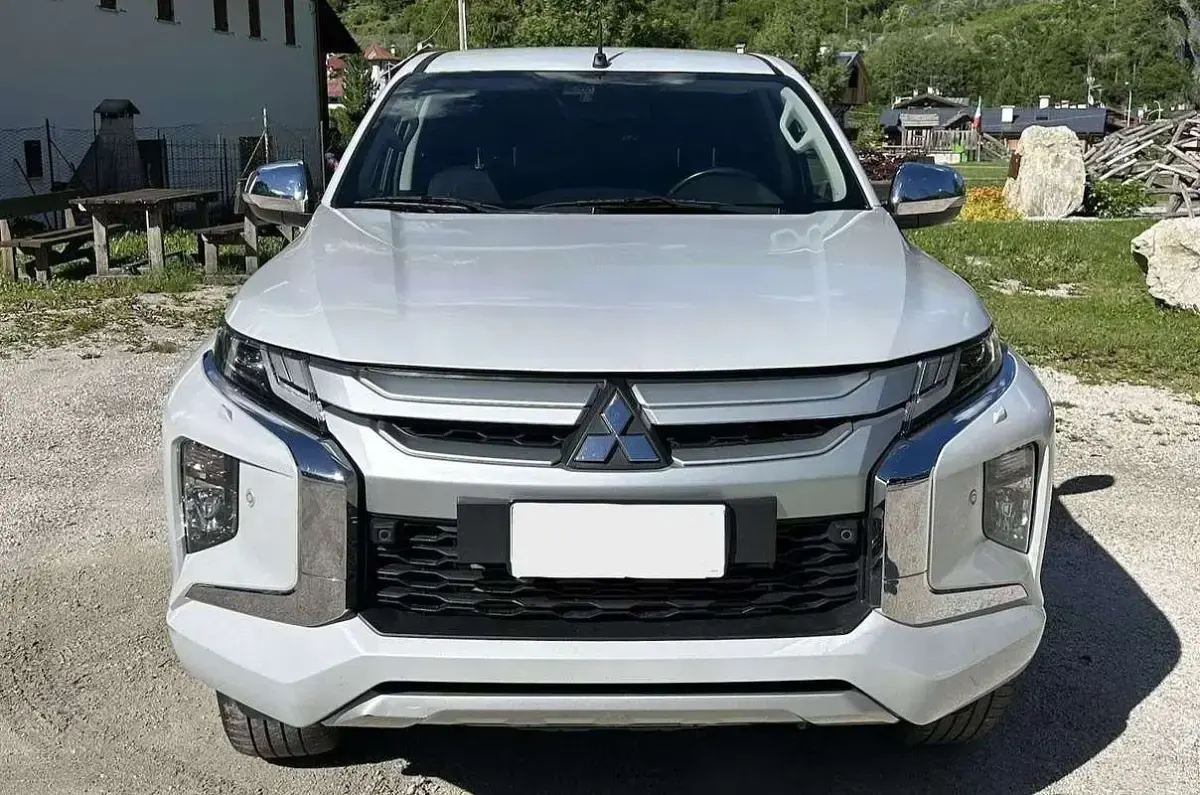 Usata Mitsubishi L200 Select 150 CV (110 kW) 2022 Bianco Pick-up