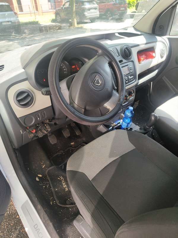 Bianco Usata 2016 Dacia Dokker Ambiance Monovolume | 2800 € (Cara) - Immagine 1/4
