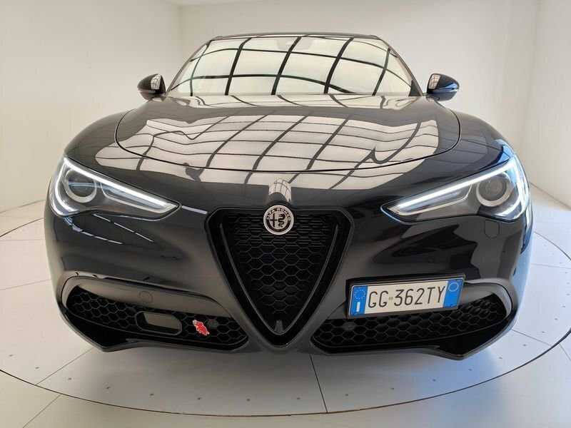 Usato 2021 Alfa Romeo Stelvio 2.0 Benzin 201 CV (44.986 €)