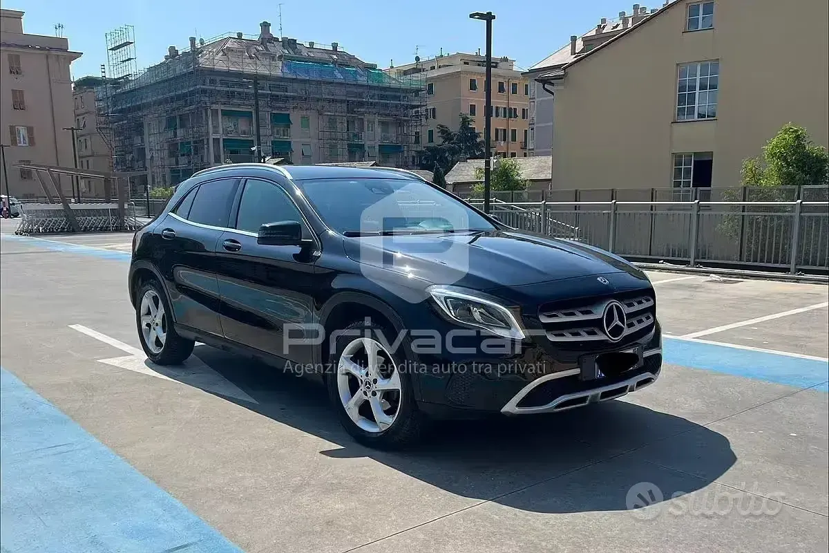 Usata Mercedes GLA180 Premium 109 CV (80 kW) 2017 Nero SUV