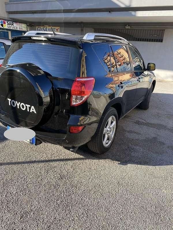 Usata Toyota RAV4 136 CV (100 kW) 2006 SUV