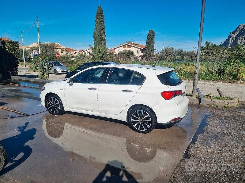 Usata Fiat Tipo Lounge 120 CV (88 kW) 2017 Bianco Berlina