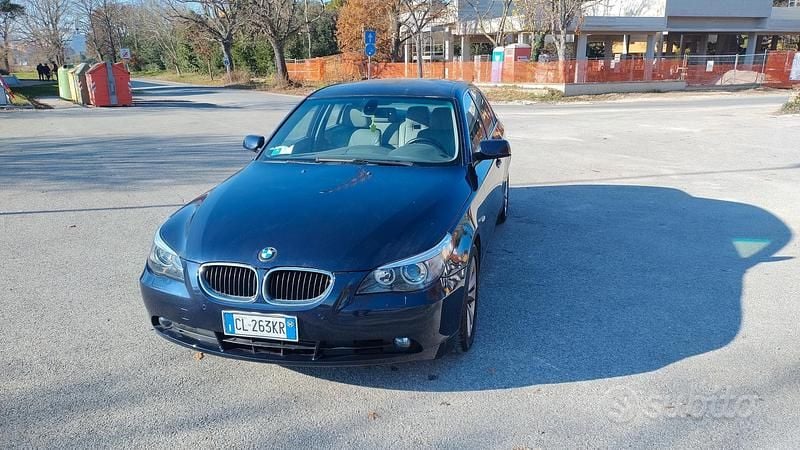 Usata BMW 530 Efficient Dynamics 224 CV (164 kW) 2004 Blu Berlina