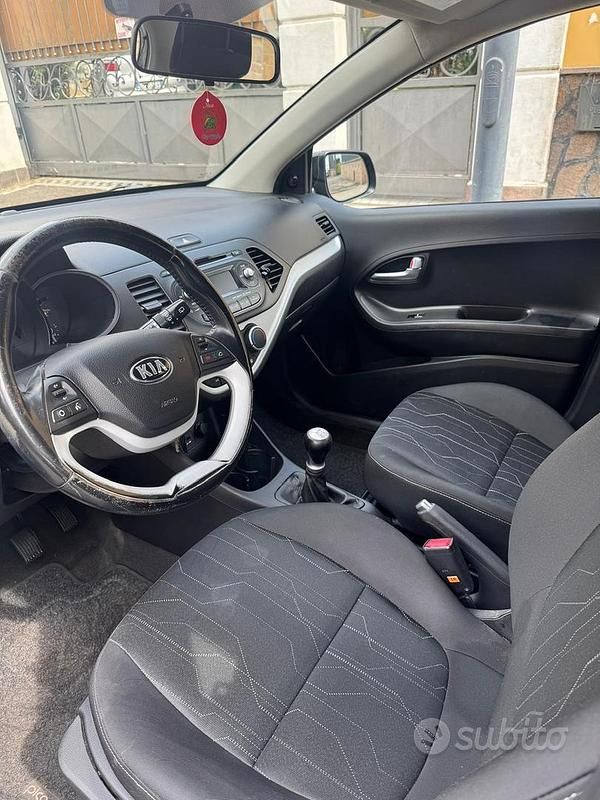Usata Kia Picanto 67 CV (49 kW) 2015 Nero Utilitaria