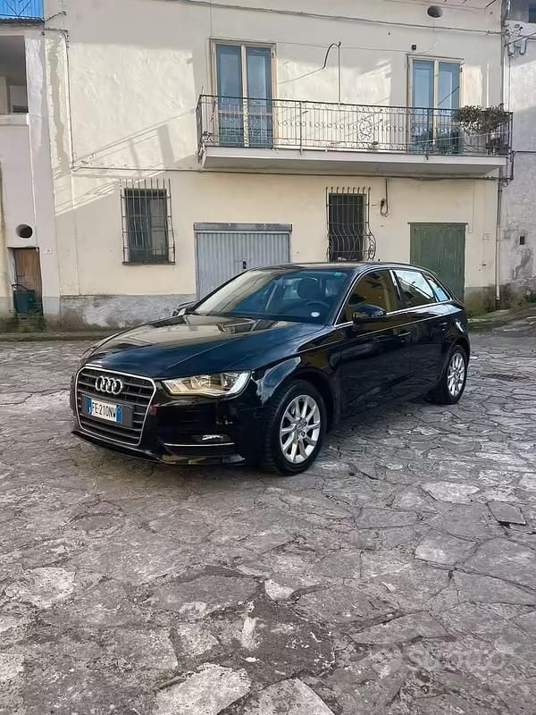 Usado Audi A3 Ambition 110 CV (80 kW) 2016 Negro Berlina