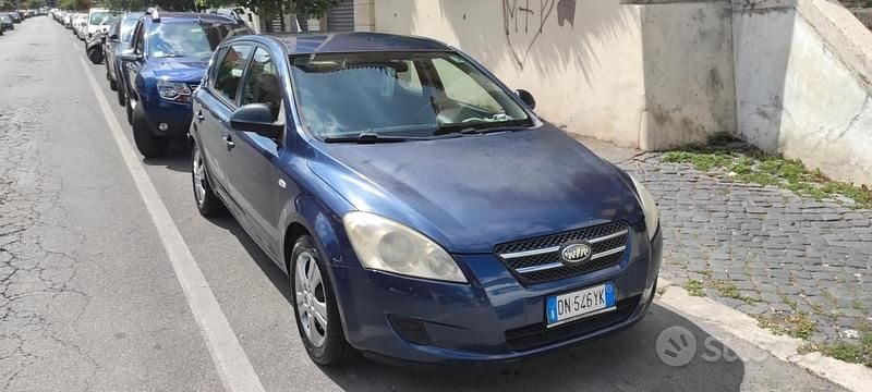 Usata Kia Ceed LX 110 CV (80 kW) 2008 Blu Utilitaria