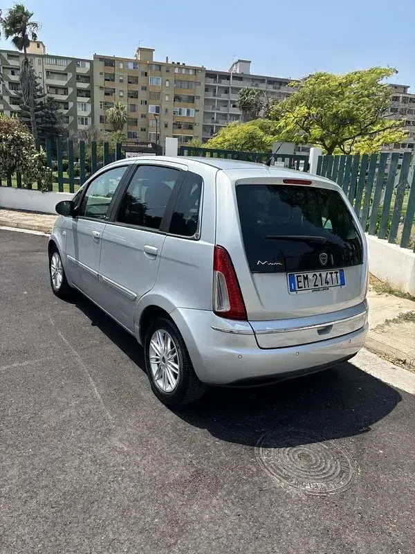 Usata Lancia Musa 69 CV (50 kW) 2012 Monovolume