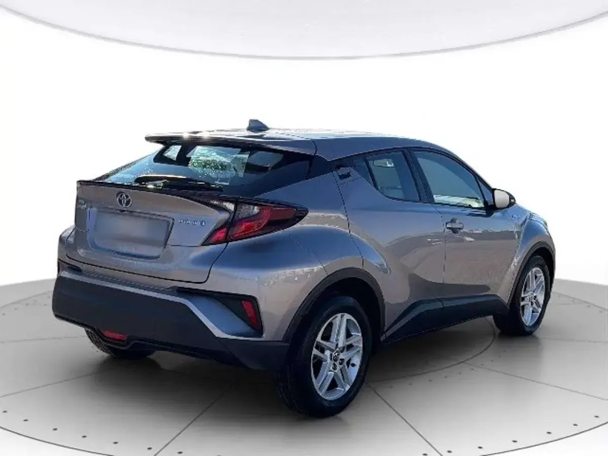 Usata Toyota C-HR Business Edition 98 CV (72 kW) 2022 Argento SUV