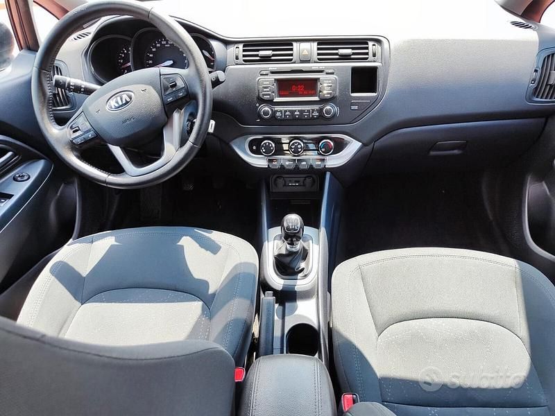 Usata Kia Rio EX 90 CV (66 kW) 2011 Nero Berlina