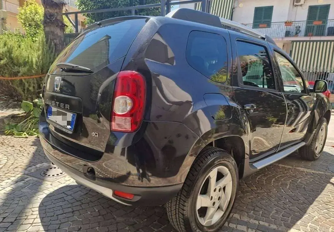 Usata Dacia Duster Lauréate 110 CV (80 kW) 2011 Nero SUV