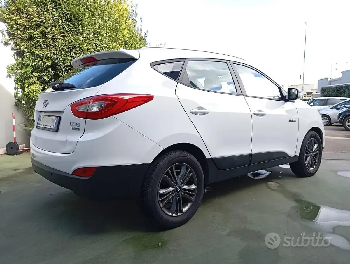 Gebraucht Hyundai ix35 Xpossible 115 PS (84 kW) 2015 Weiß SUV
