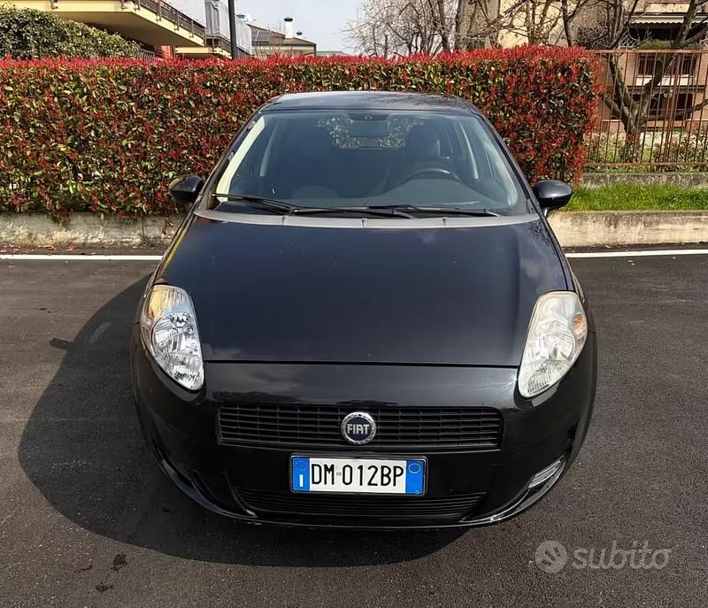 Usata Fiat Grande Punto Active 77 CV (56 kW) 2007 Nero Utilitaria