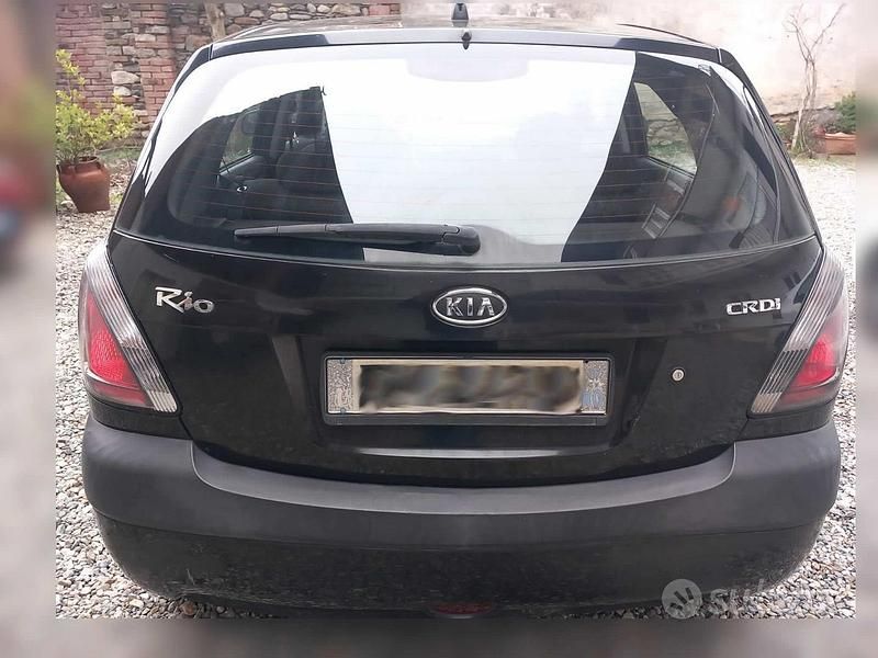 Usata Kia Rio 110 CV (80 kW) 2007 Nero Utilitaria