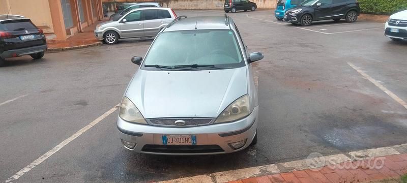 Usado Ford Focus 90 HP (66 kW) 2003 Sedan
