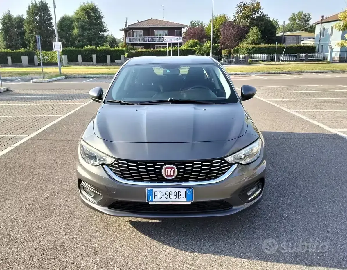Usata Fiat Tipo 95 CV (69 kW) 2016 Grigio Berlina