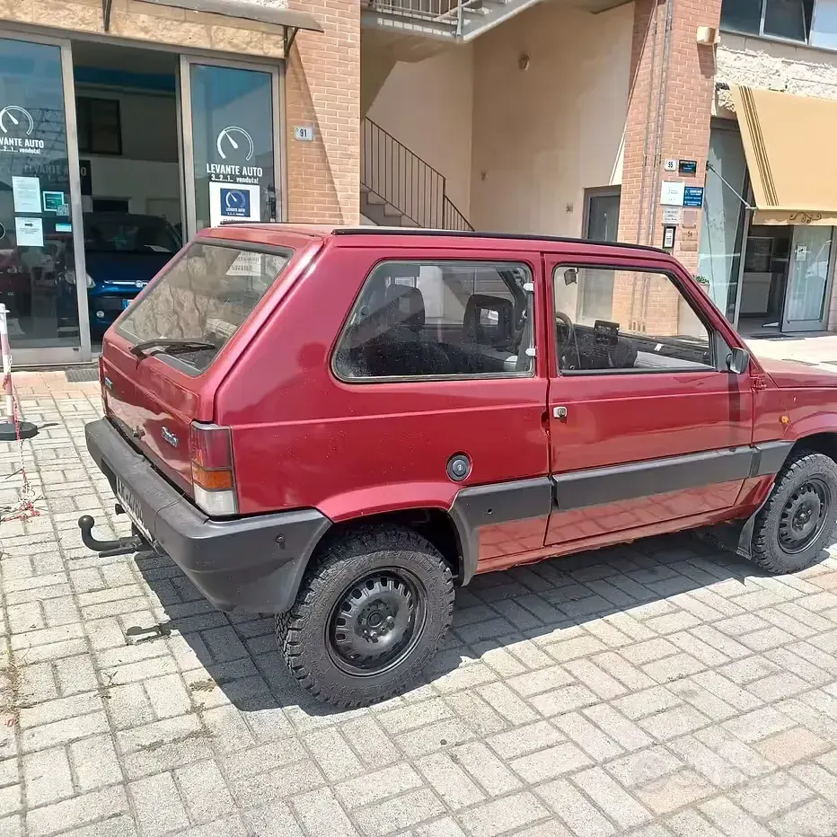 Usata Fiat Panda 4x4 50 CV (36 kW) 1993 Rosso Utilitaria