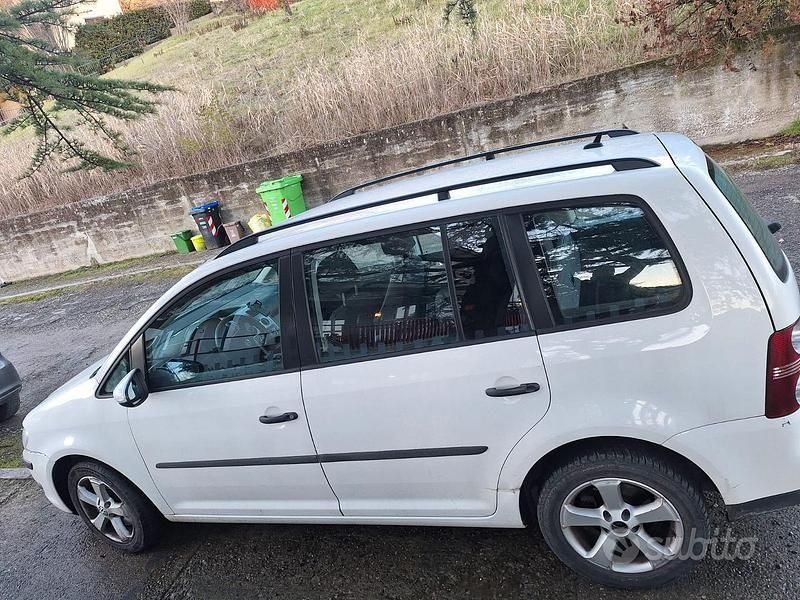 Usata VW Touran 150 CV (110 kW) 2010 Bianco Monovolume