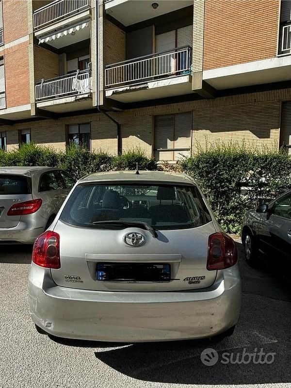 Usata Toyota Auris Sol 126 CV (92 kW) 2008 Grigio Berlina