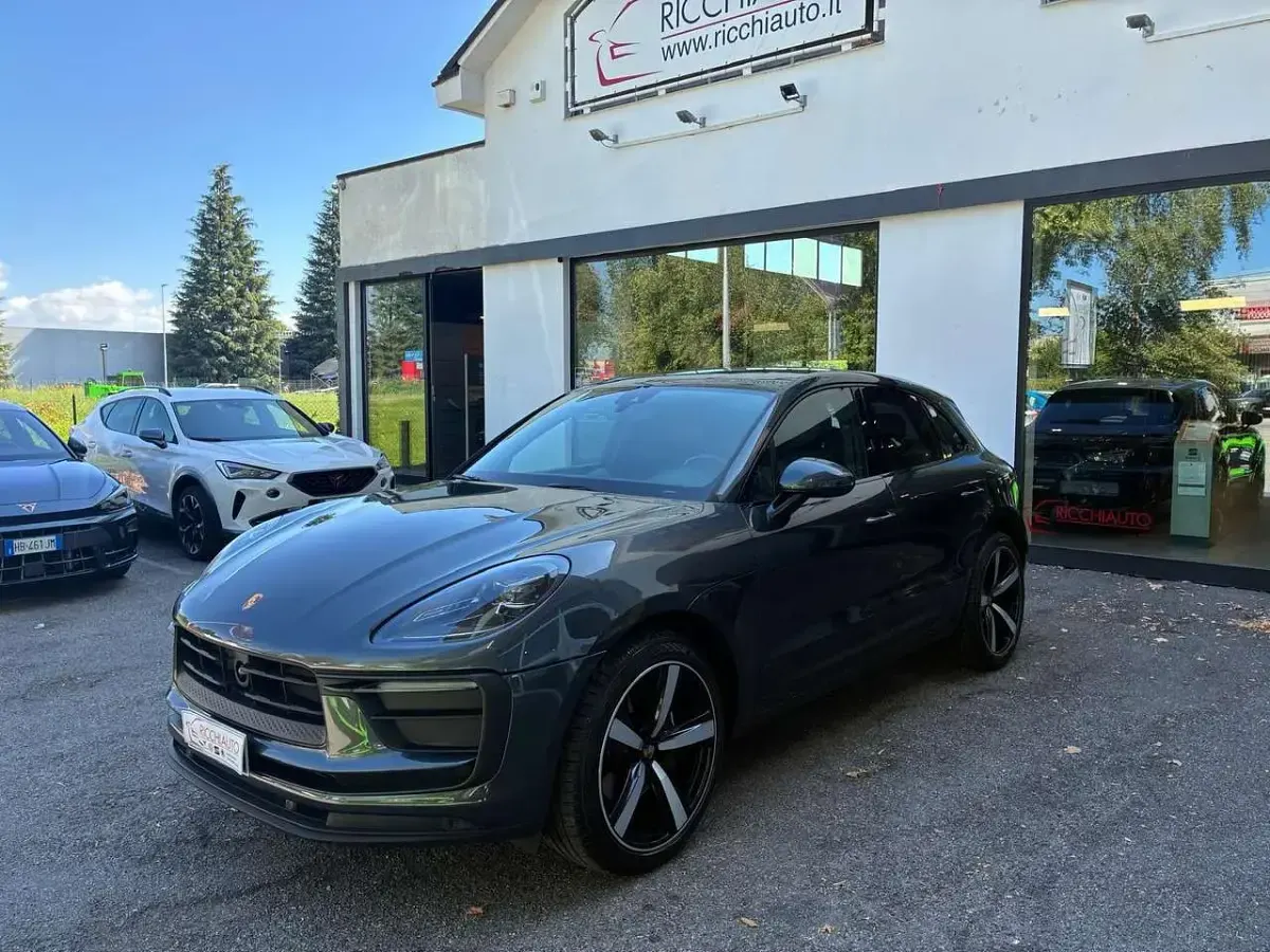 Usata Porsche Macan 265 CV (194 kW) 2023 Grigio SUV