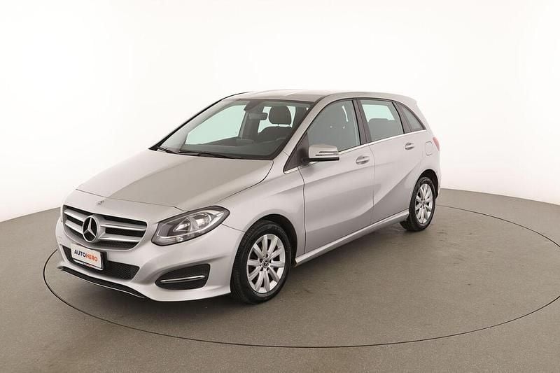 Usata Mercedes B180 Business 110 CV (80 kW) 2018 Argento Monovolume