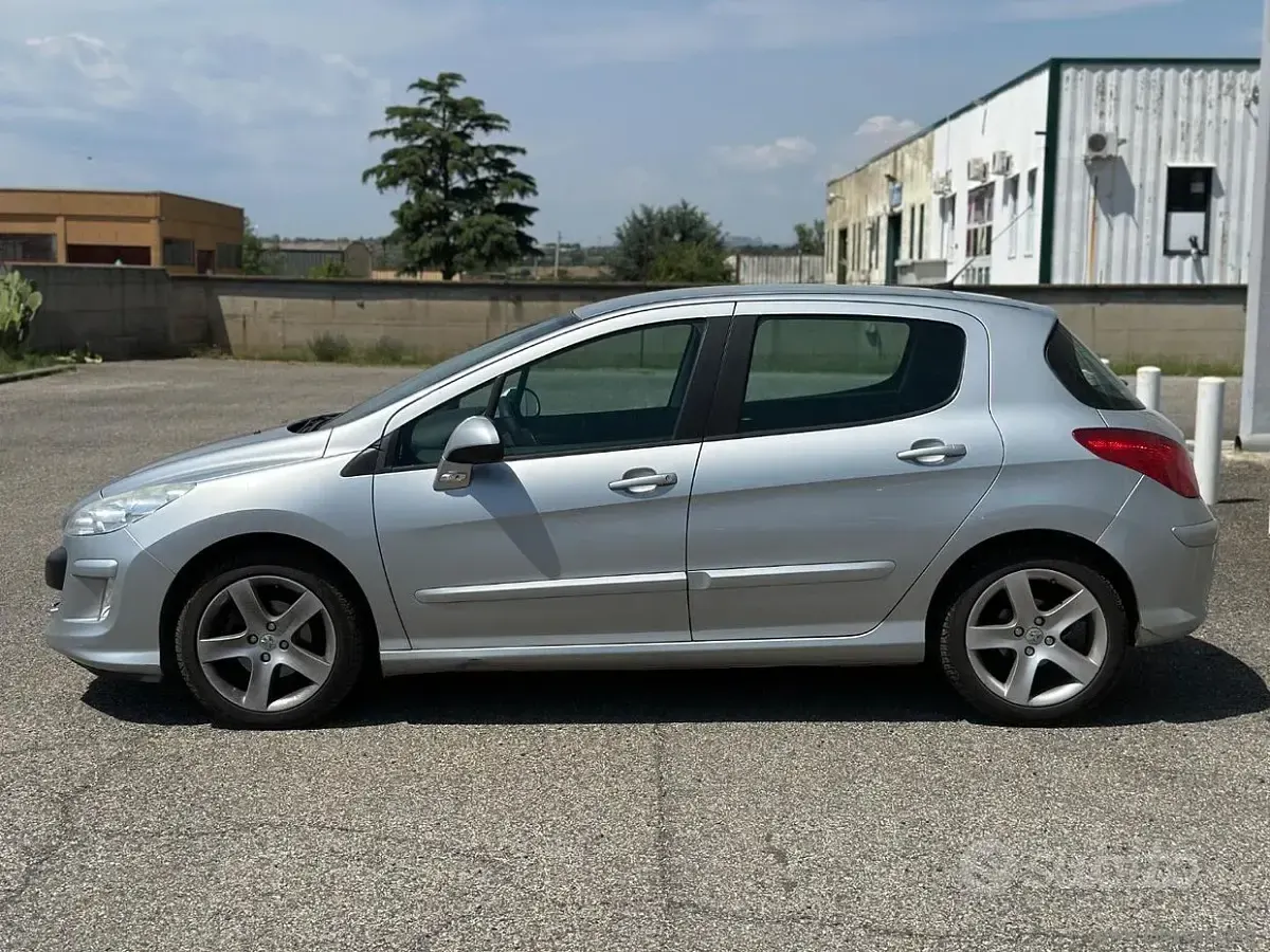 Usata Peugeot 308 109 CV (80 kW) 2007 Argento Utilitaria