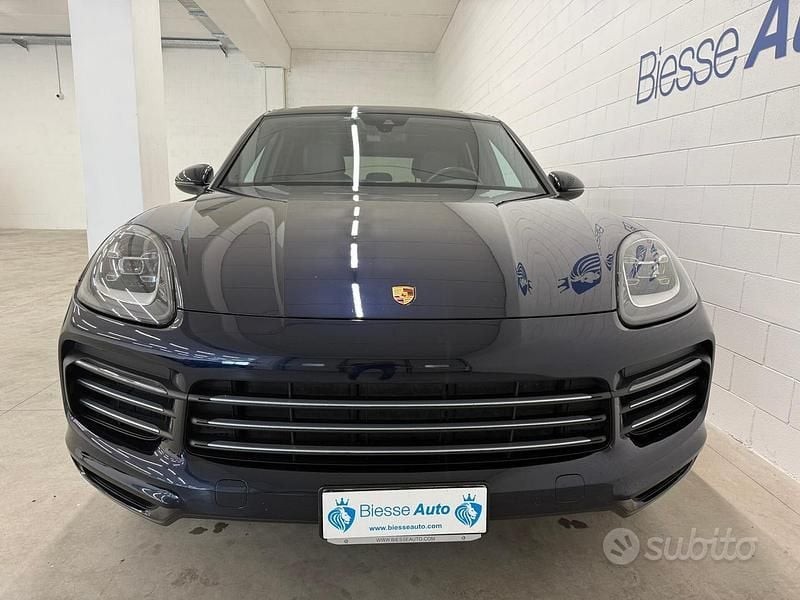 Usata Porsche Cayenne 340 CV (250 kW) 2020 Blue cobalto SUV