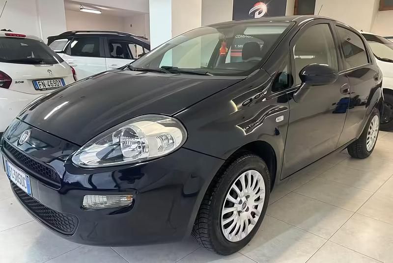 Usata Fiat Punto 77 CV (56 kW) 2016 Nero Utilitaria