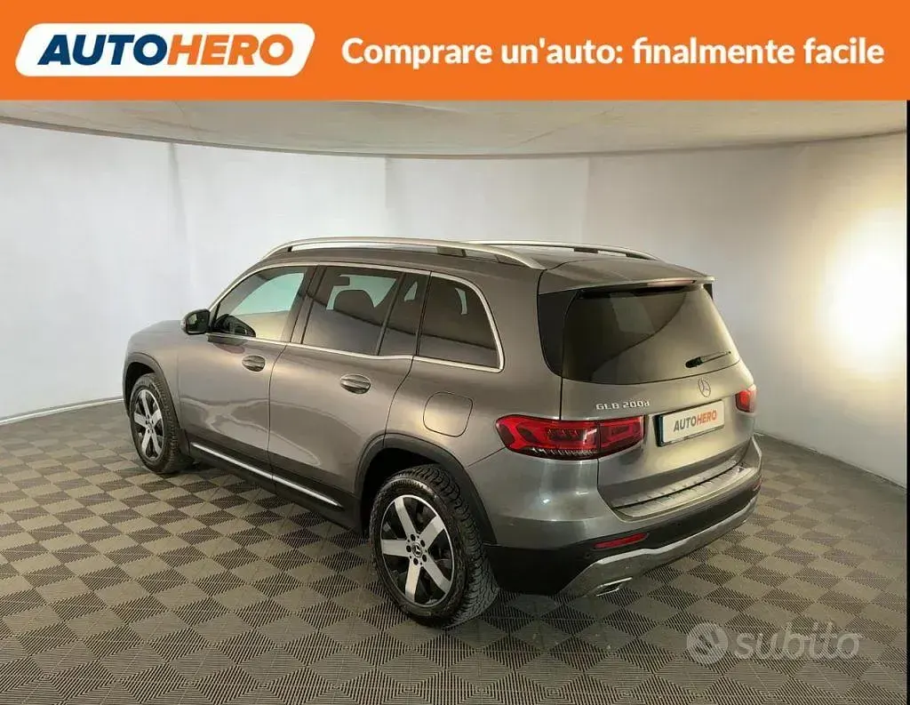 Usata Mercedes GLB200 150 CV (110 kW) 2021 Grigio SUV