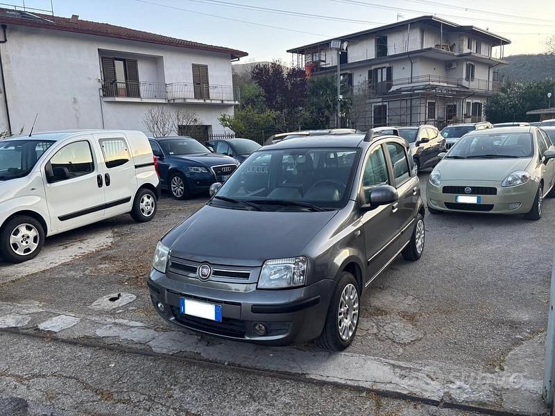 Usata Fiat Panda Emotion 74 CV (54 kW) 2011 Grigio Utilitaria