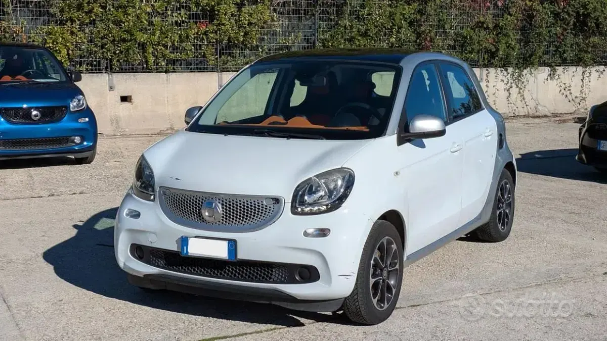 Usata Smart ForFour Passion 71 CV (52 kW) 2015 Bianco Utilitaria