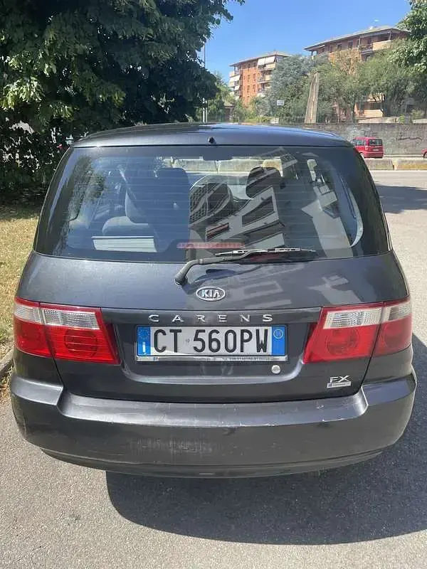 Usata Kia Carens Comfort 105 CV (77 kW) 2005 Monovolume