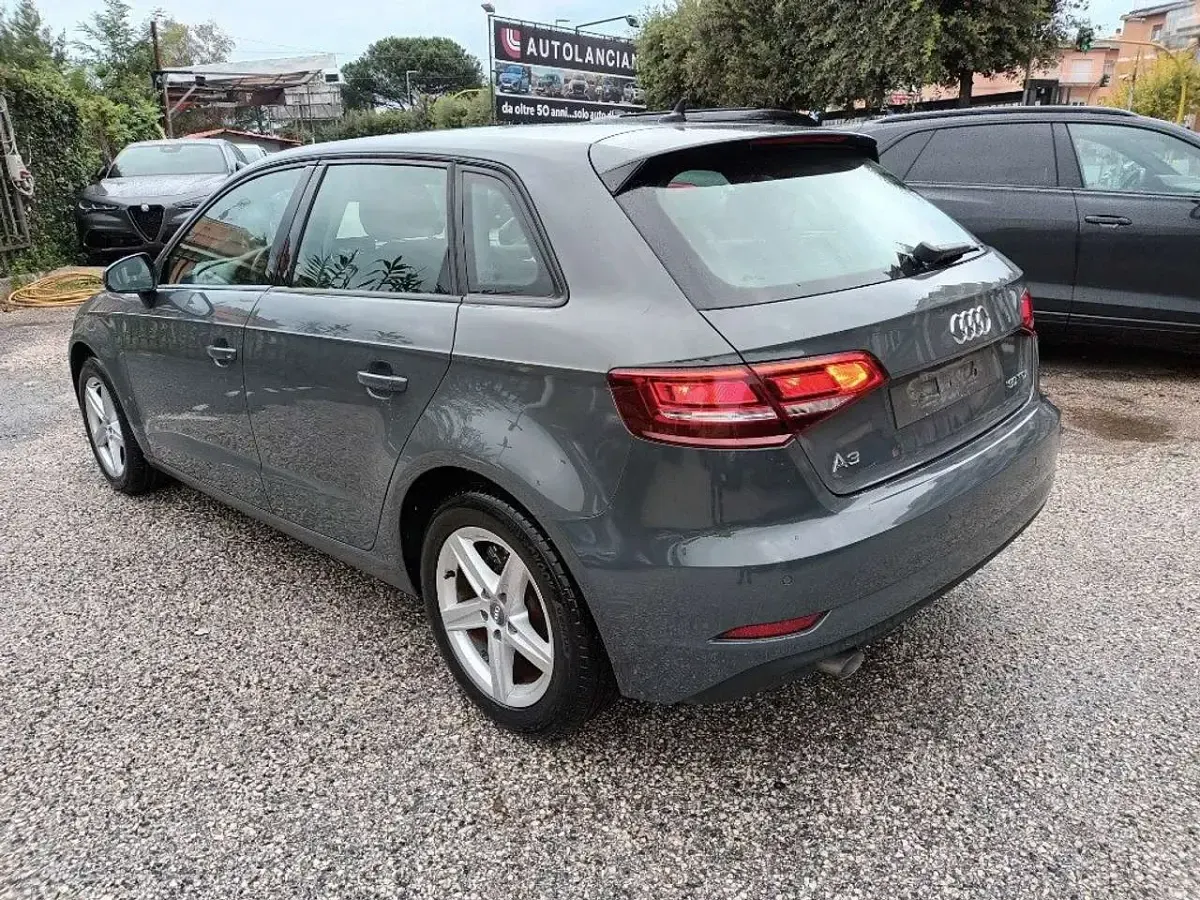 Usata Audi A3 Business 116 CV (85 kW) 2019 Grigio Berlina