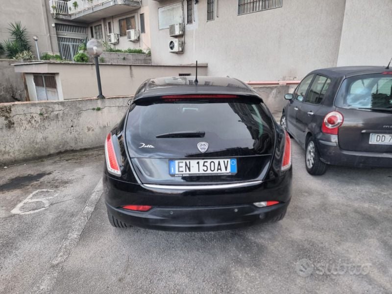 Usata Lancia Delta Silver 120 CV (88 kW) 2012 Nero Utilitaria