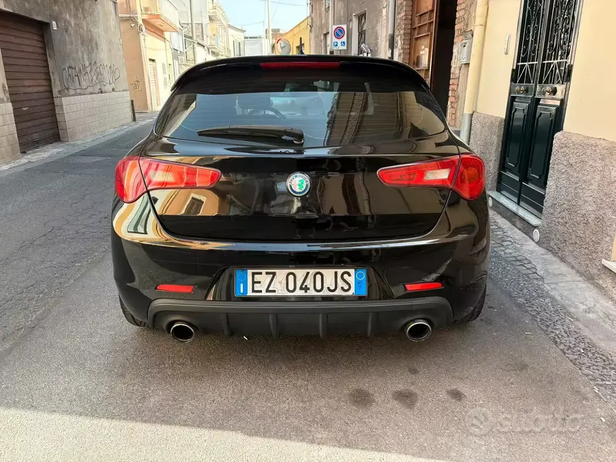 Usata Alfa Romeo Giulietta 105 CV (77 kW) 2015 Nero Utilitaria