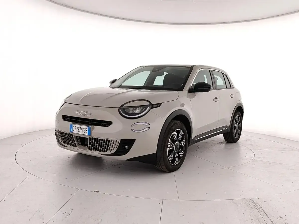 Usata Fiat 600 135 CV (99 kW) 2025 Beige SUV