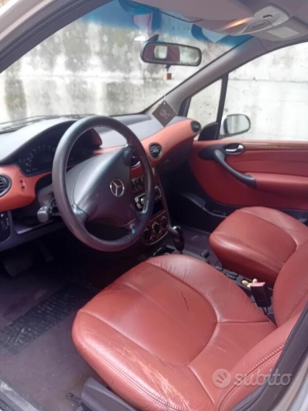 Usata Mercedes A200 95 CV (69 kW) 2002 Grigio Utilitaria