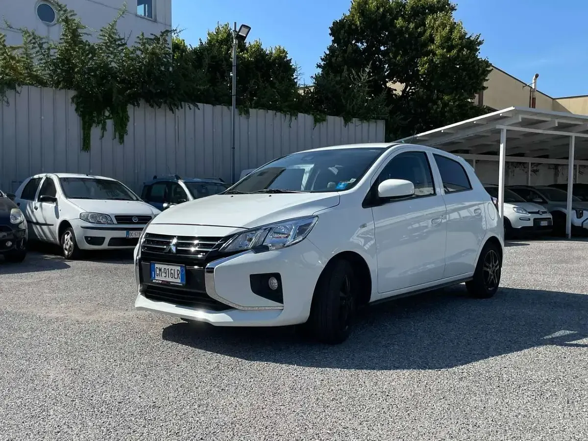 Usata Mitsubishi Space Star Intense 71 CV (52 kW) 2023 Bianco Utilitaria