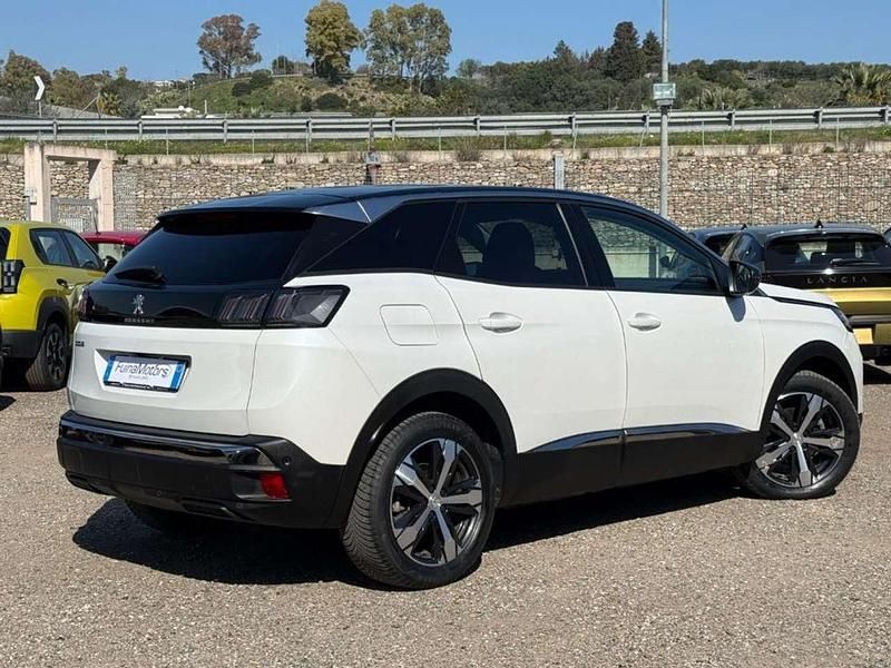 Usata Peugeot 3008 Allure 131 CV (96 kW) 2022 Bianco SUV