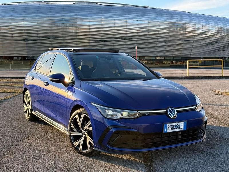 Usata VW Golf VIII R-line 150 CV (110 kW) 2022 Blu/azzurro Berlina