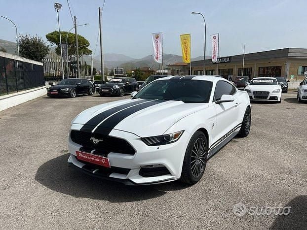 Usata Ford Mustang 370 CV (272 kW) 2016 Bianco Coupé