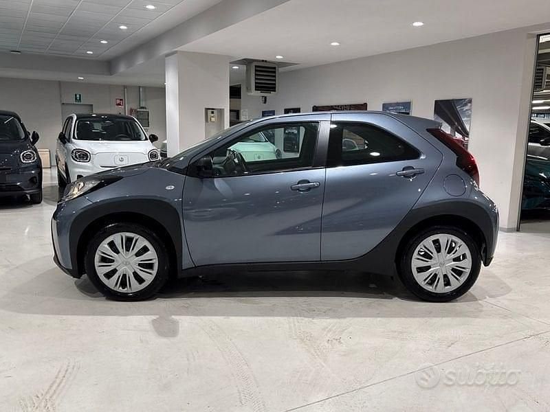 Usata Toyota Aygo X Active 72 CV (52 kW) 2025 Bianco SUV