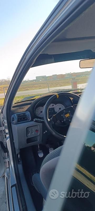 Usata Renault Clio II R.S. 210 CV (154 kW) 2000 Grigio Berlina