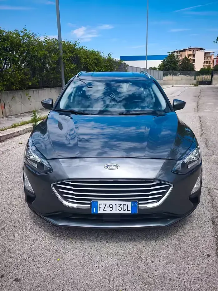 Usata Ford Focus 120 CV (88 kW) 2020 Grigio Station wagon