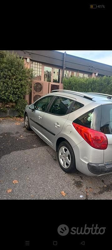 Usata Peugeot 107 68 CV (50 kW) 2009 Grigio Utilitaria