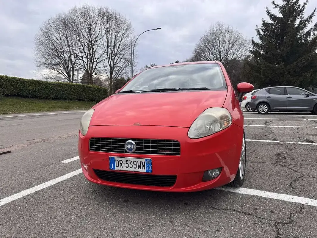 Usata Fiat Grande Punto Sport 131 CV (96 kW) 2008 Rosso Utilitaria