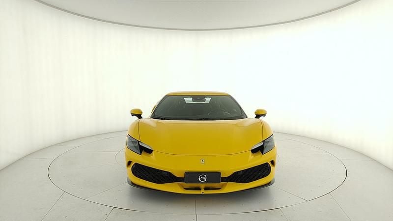 Usata Ferrari 296 663 CV (487 kW) 2022 Giallo Coupé